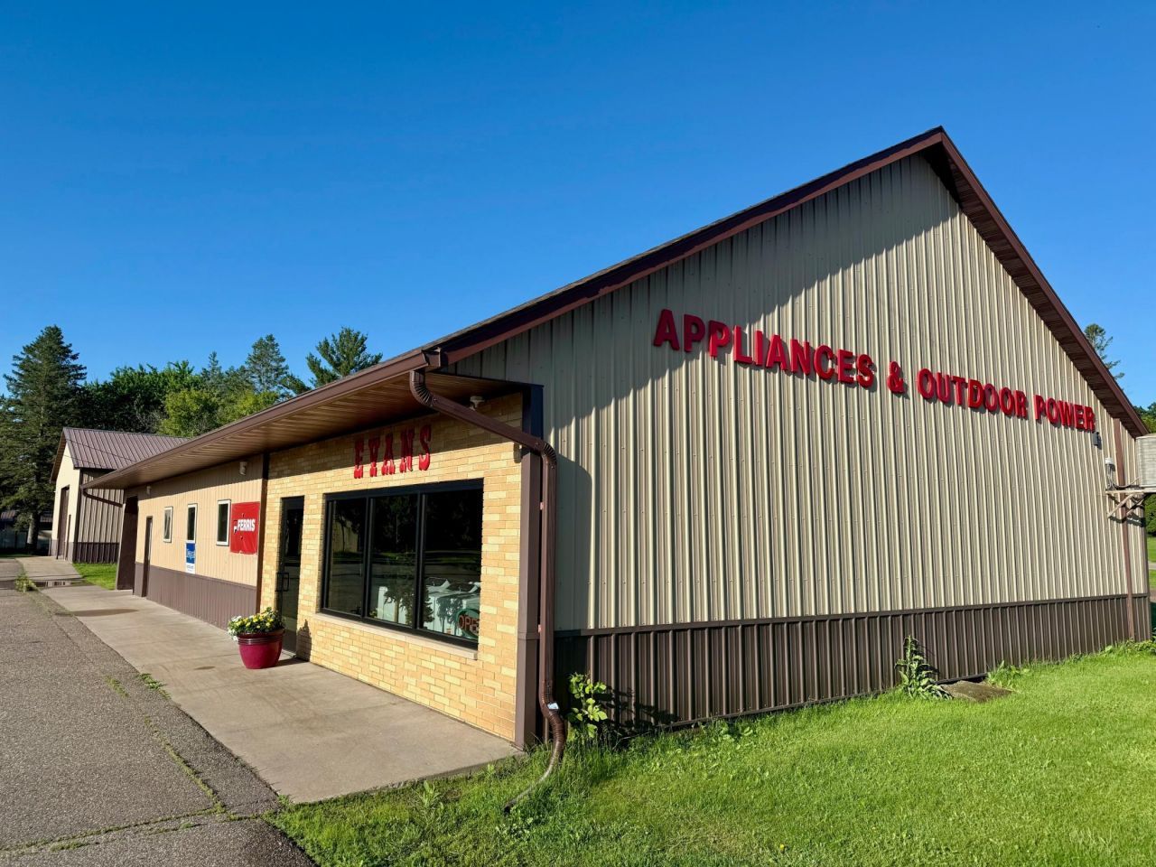 600 Superior Avenue, Randall, MN 56475