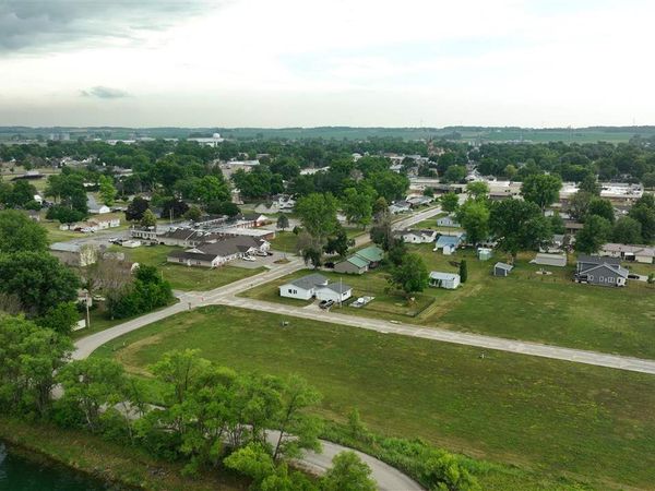 Lot 13 MRM 2nd addn Western Ave, Marengo, IA 52301
