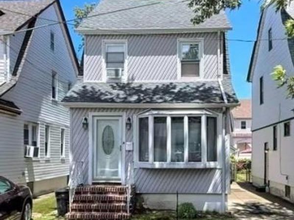 225 15 106th Ave, Queens Village, NY 11429