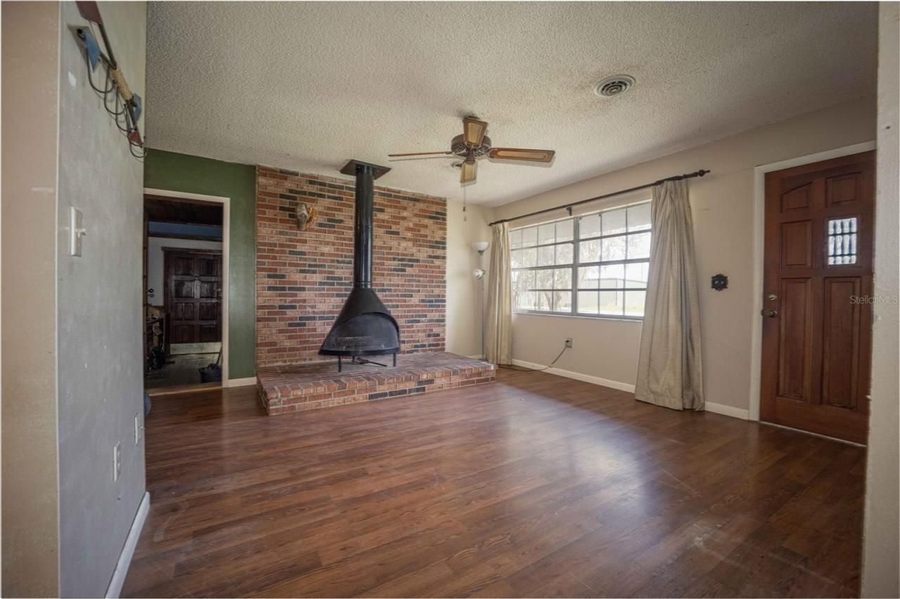 9701 E Warm Springs Avenue, Coleman, FL 33521 Photo