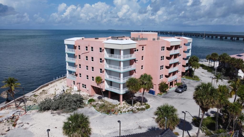 1 S Kyle Way, Marathon, FL 33050 Photo