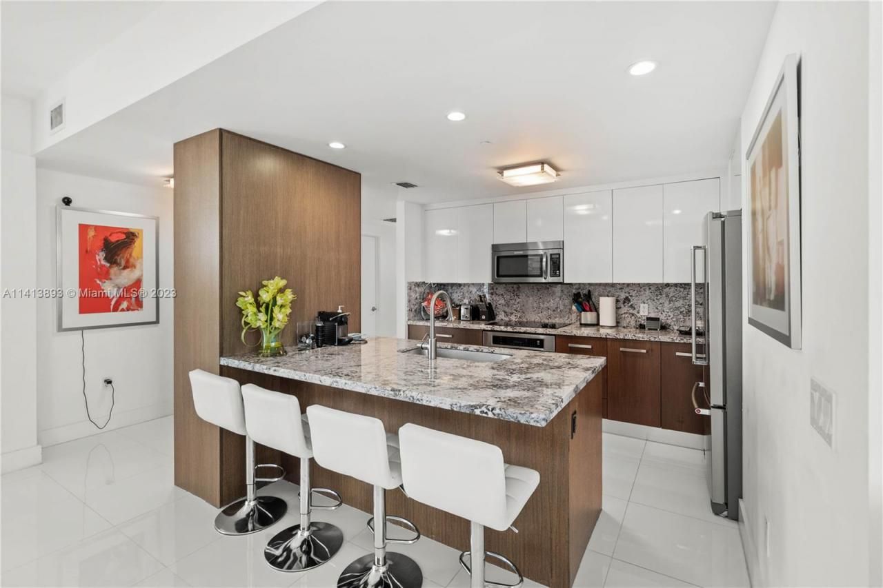 7935 East Dr, Unit 1204, North Bay Village, FL 33141 Photo