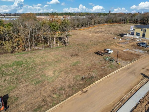 2038 Queenie Johns Dr, Murfreesboro, TN 37128