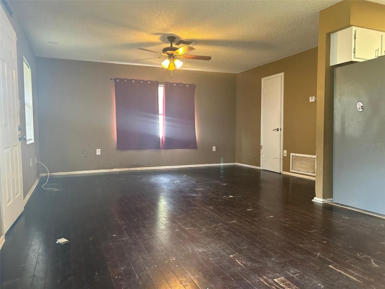 1215 E Hazzard Avenue, Eustis, FL 32726