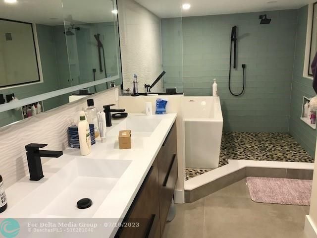 111 Briny Avenue, Unit PH18, Pompano Beach, FL 33062 Photo