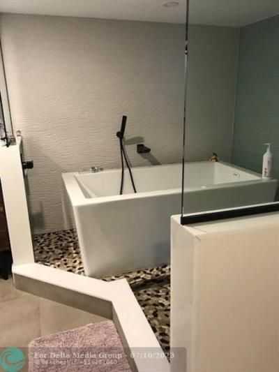 111 Briny Avenue, Unit PH18, Pompano Beach, FL 33062 Photo