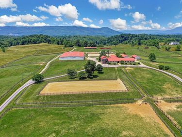 181 EQUUS LOOP, NATURAL BRIDGE, VA 24578