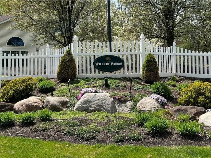 12B Willow Woods Drive, North Olmsted, OH 44070 Photo 2