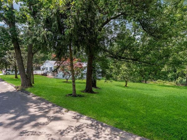 1813 MANOR AVENUE, MARCUS HOOK, PA 19061