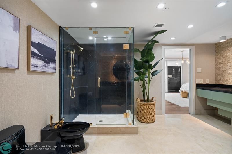 101 S Fort Lauderdale Beach Boulevard, Unit 2703, Fort Lauderdale, FL 33316 Photo