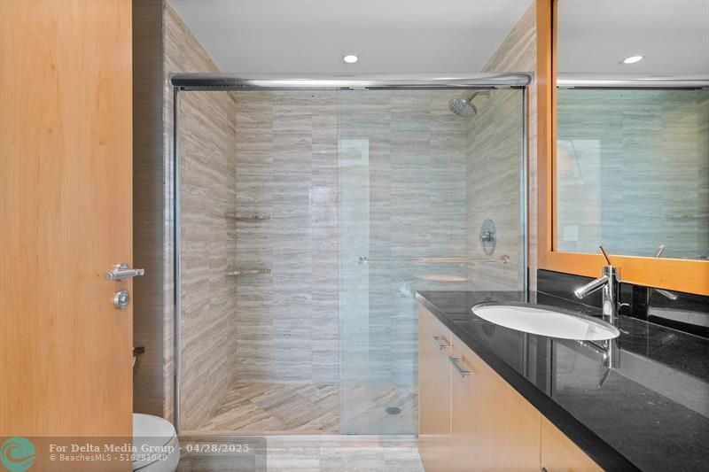 101 S Fort Lauderdale Beach Boulevard, Unit 2703, Fort Lauderdale, FL 33316 Photo