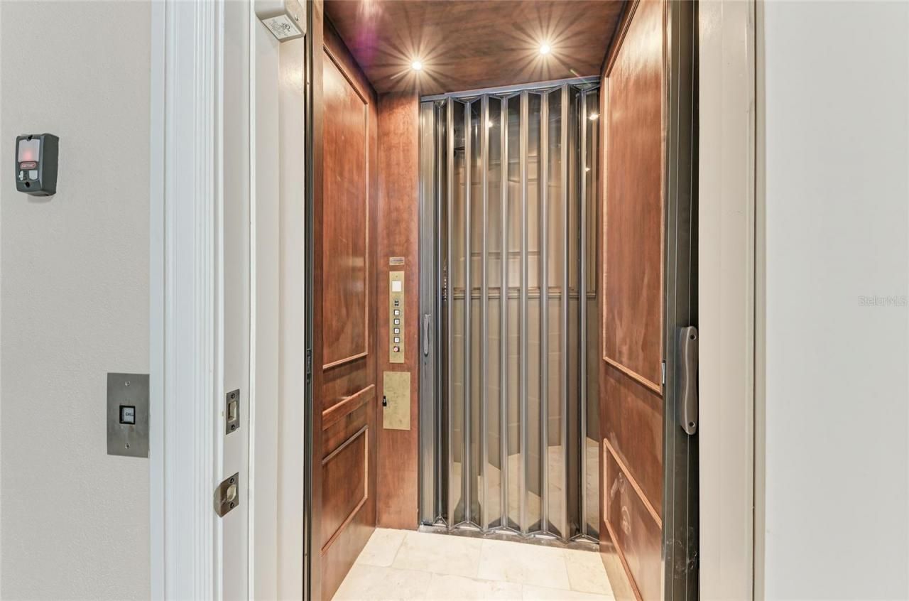 14 N Washington Drive, Sarasota, FL 34236 Photo