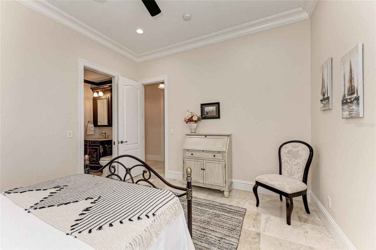 14 N Washington Drive, Sarasota, FL 34236 Photo