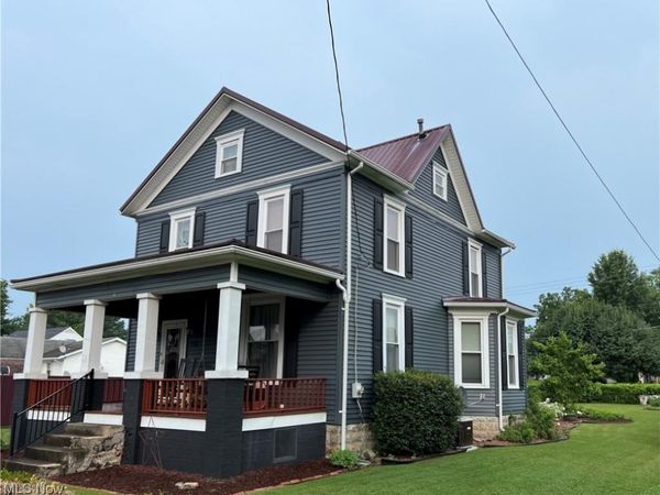 911 Grandview Avenue, New Matamoras, OH 45767