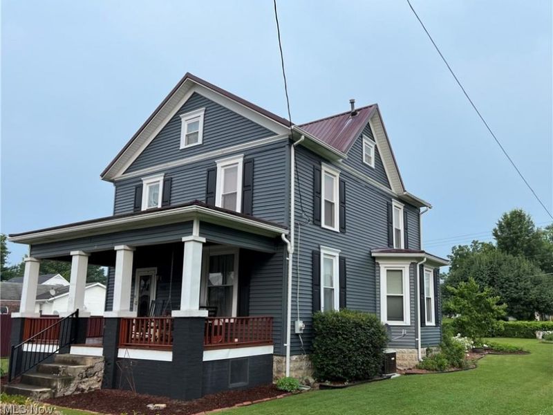 911 Grandview Avenue, New Matamoras, OH 45767 Photo 1