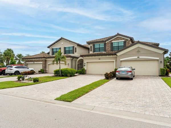 5805 WAKE FOREST RUN, Unit 103, LAKEWOOD RANCH, FL 34211