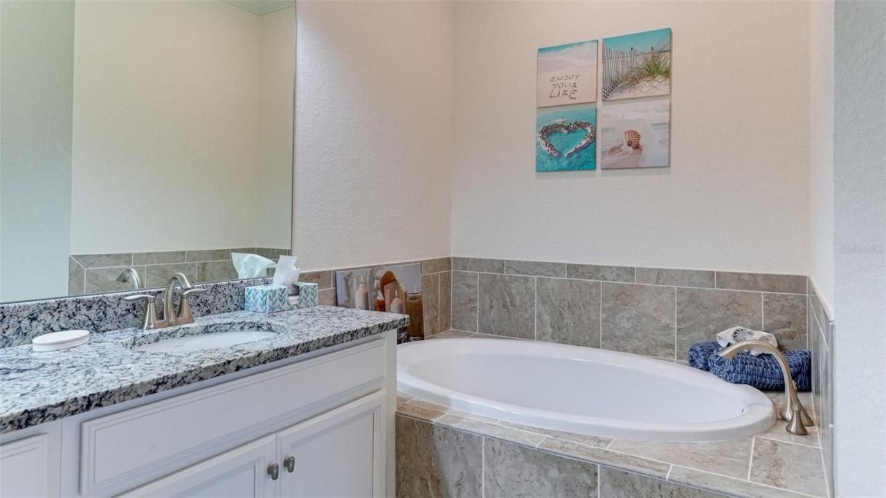 5805 Wake Forest Run, Unit 103, Lakewood Ranch, FL 34211 Photo