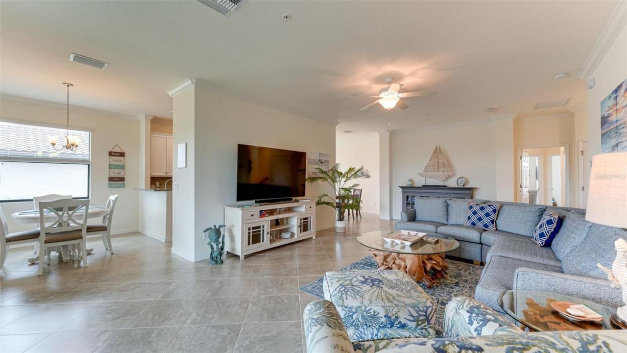 5805 Wake Forest Run, Unit 103, Lakewood Ranch, FL 34211 Photo