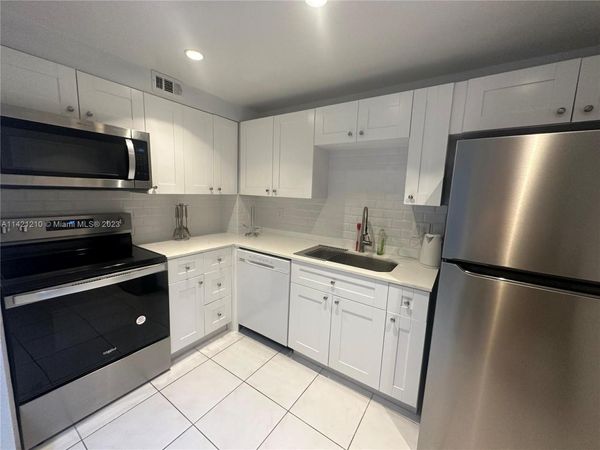 401 Golden Isles Dr, Unit 603, Hallandale Beach, FL 33009