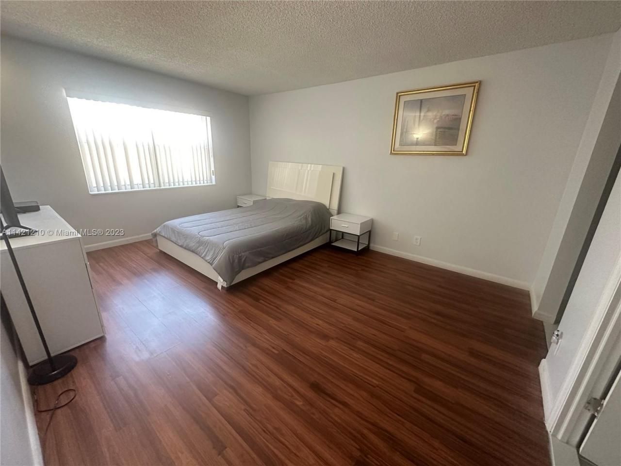 401 Golden Isles Dr, Unit 603, Hallandale Beach, FL 33009 Photo