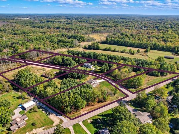 5 Nezbar Drive, Warren, OH 44481