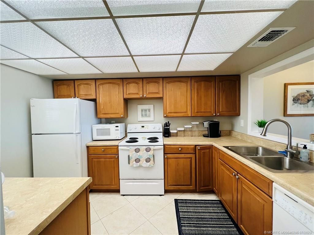 9400 S Ocean Drive, Unit 1003 B, Jensen Beach, FL 34957 Photo