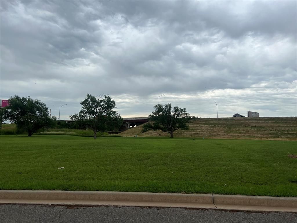 6 Lombardy Place, Clinton, OK 73601 Main Photo