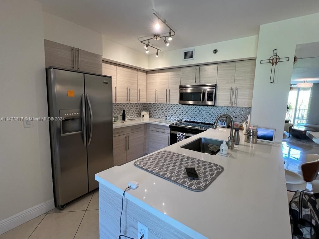 19901 E Country Club Dr, Unit 2505, Aventura, FL 33180 Photo