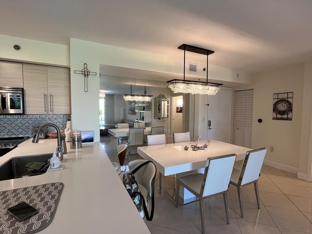 19901 E Country Club Dr, Unit 2505, Aventura, FL 33180 Photo