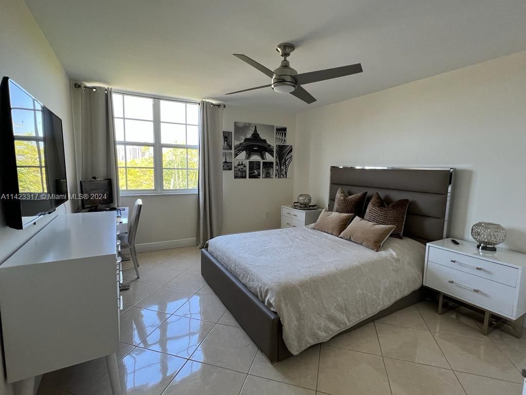 19901 E Country Club Dr, Unit 2505, Aventura, FL 33180 Photo