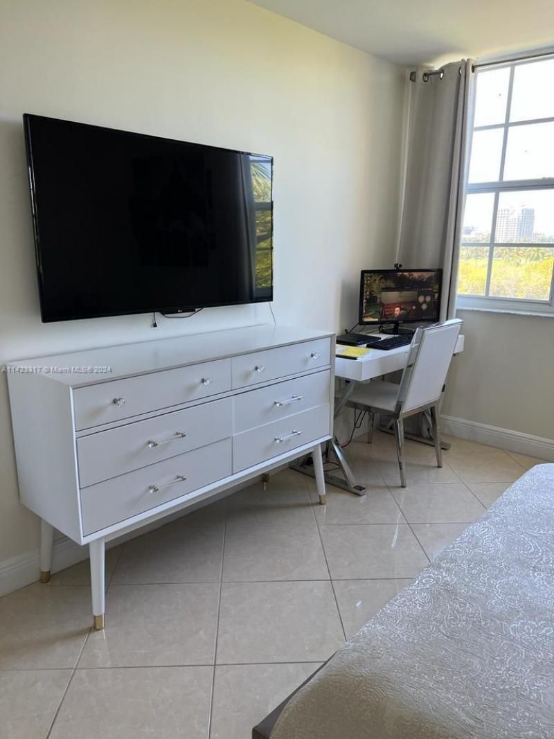 19901 E Country Club Dr, Unit 2505, Aventura, FL 33180 Photo