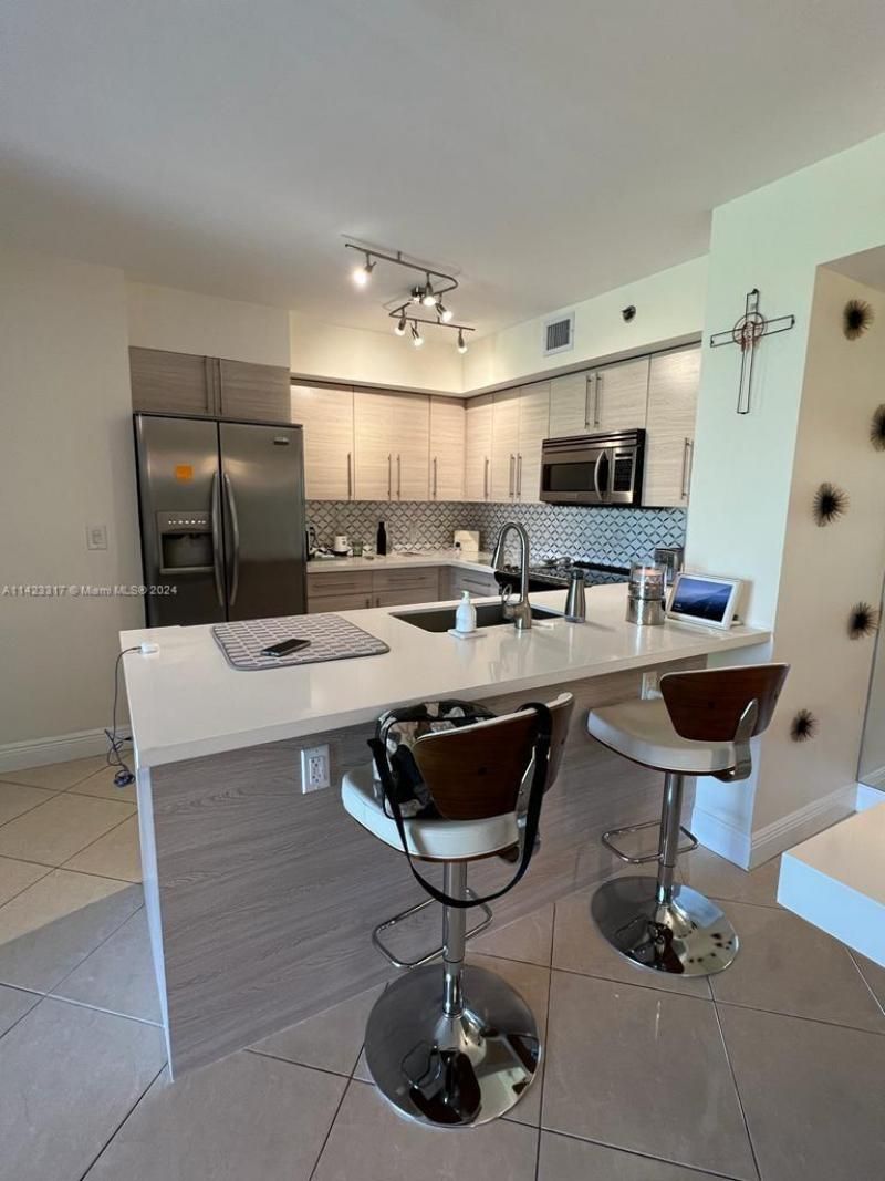 19901 E Country Club Dr, Unit 2505, Aventura, FL 33180 Photo