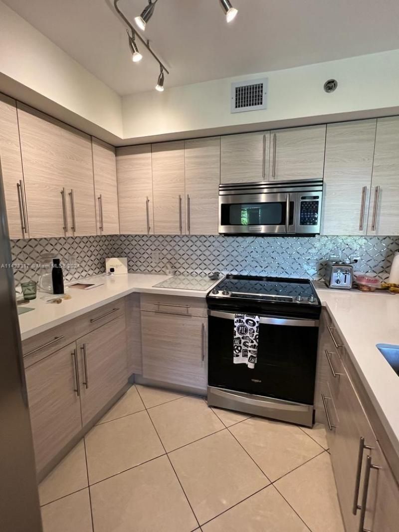 19901 E Country Club Dr, Unit 2505, Aventura, FL 33180 Photo