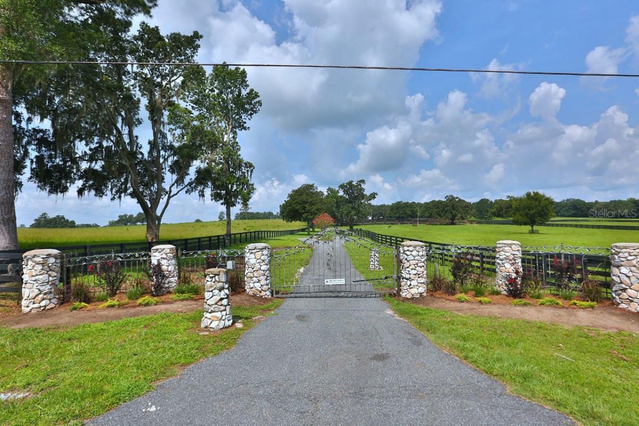 13450 NW Gainesville Road, Reddick, FL 32686 Photo