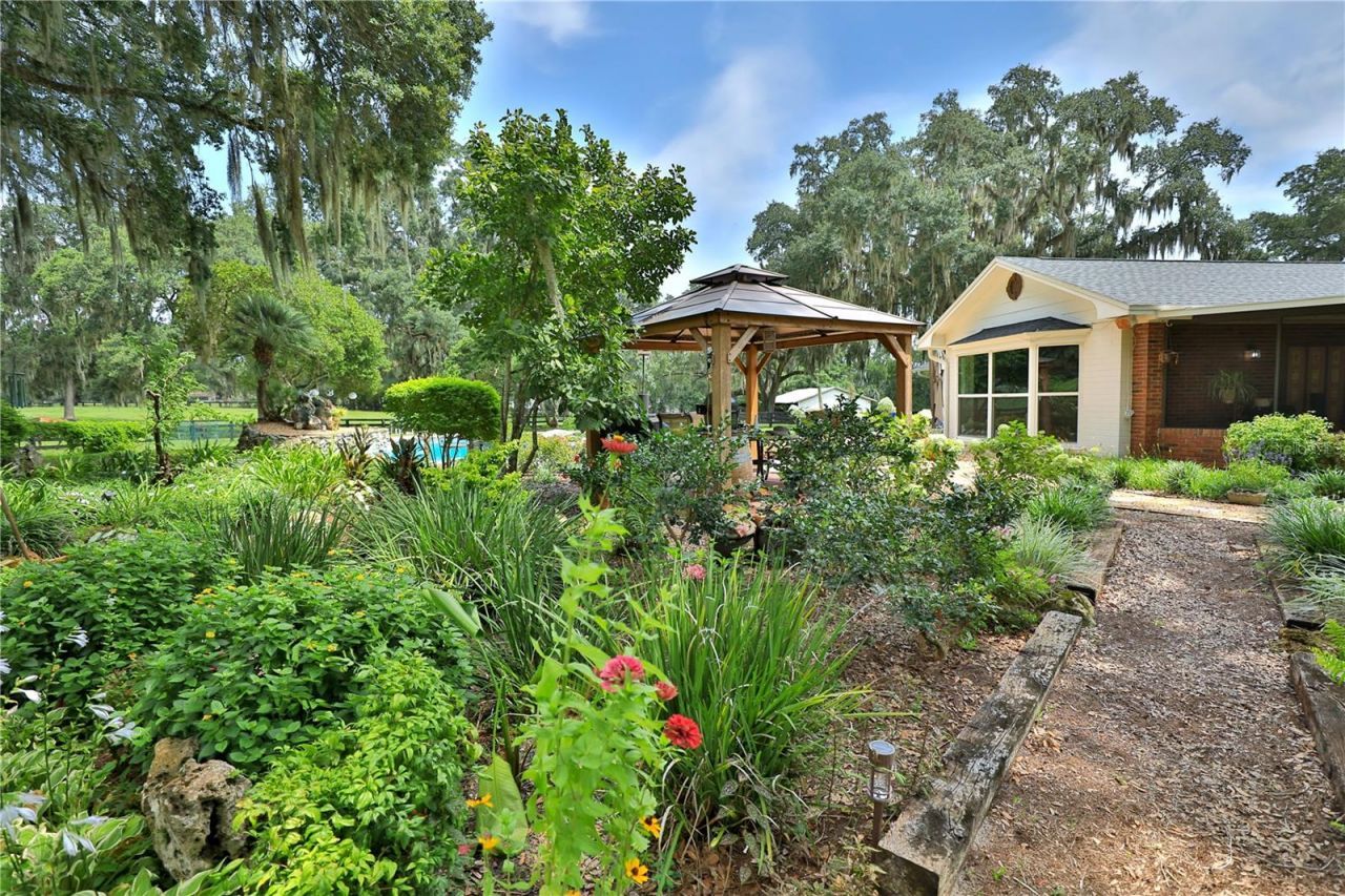 13450 NW Gainesville Road, Reddick, FL 32686 Photo