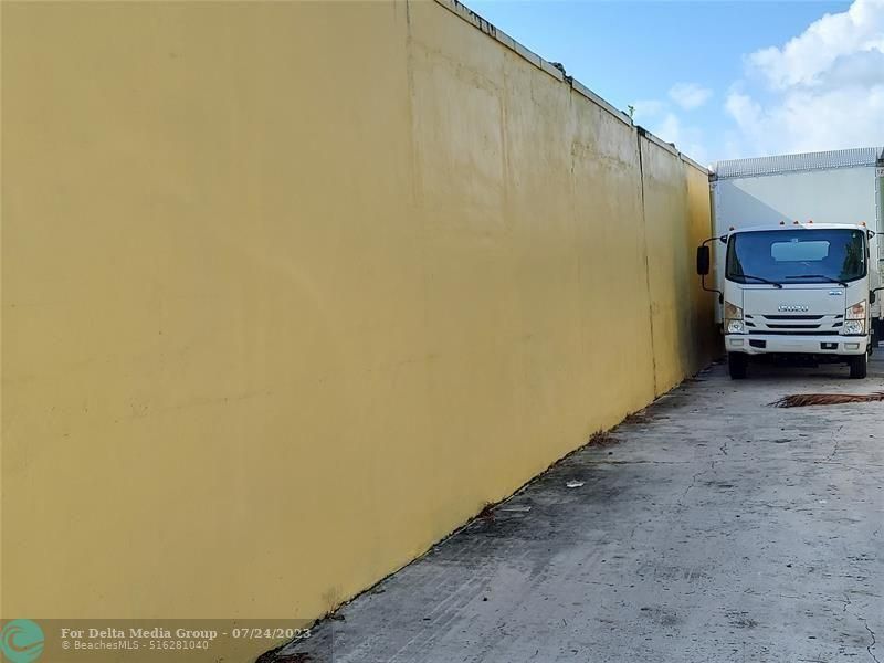 3001 NE 6 Avenue, Wilton Manors, FL 33334 Photo