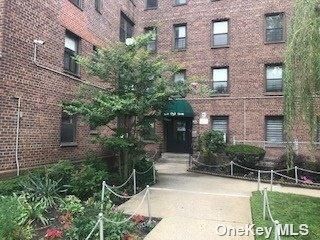 52-60 65 Place, Unit 5E, Maspeth, NY 11378 Main Photo