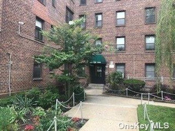 52-60 65 Place, Unit 5E, Maspeth, NY 11378