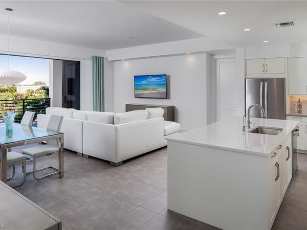 1111 Central AVE, Unit 412, NAPLES, FL 34102