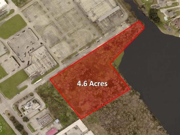 12401 LEVY Drive, New Orleans, LA 70128