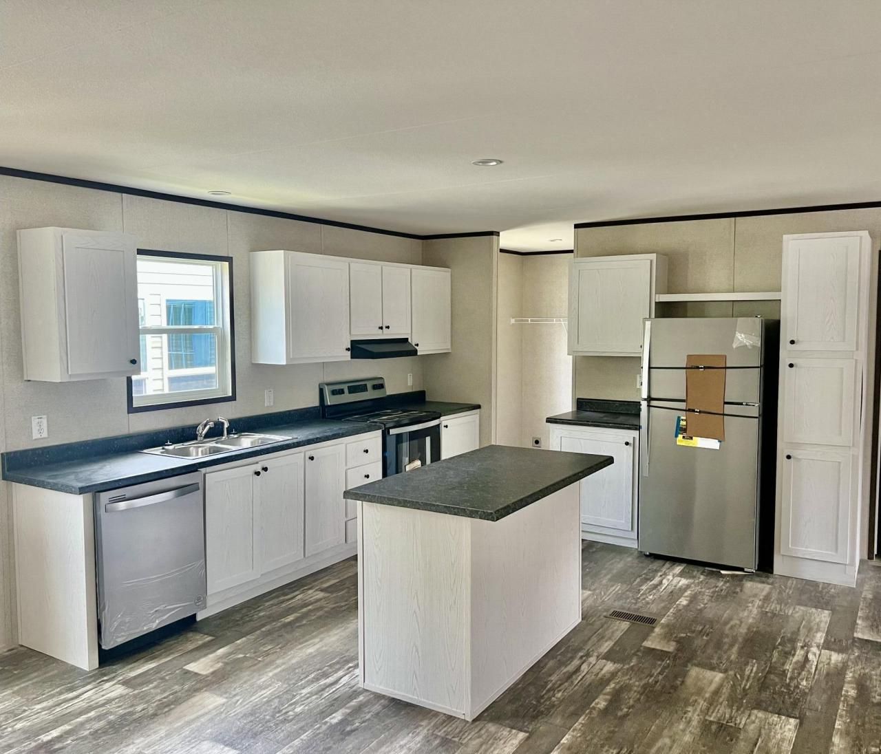 1 Evangelitst Drive Photo 4