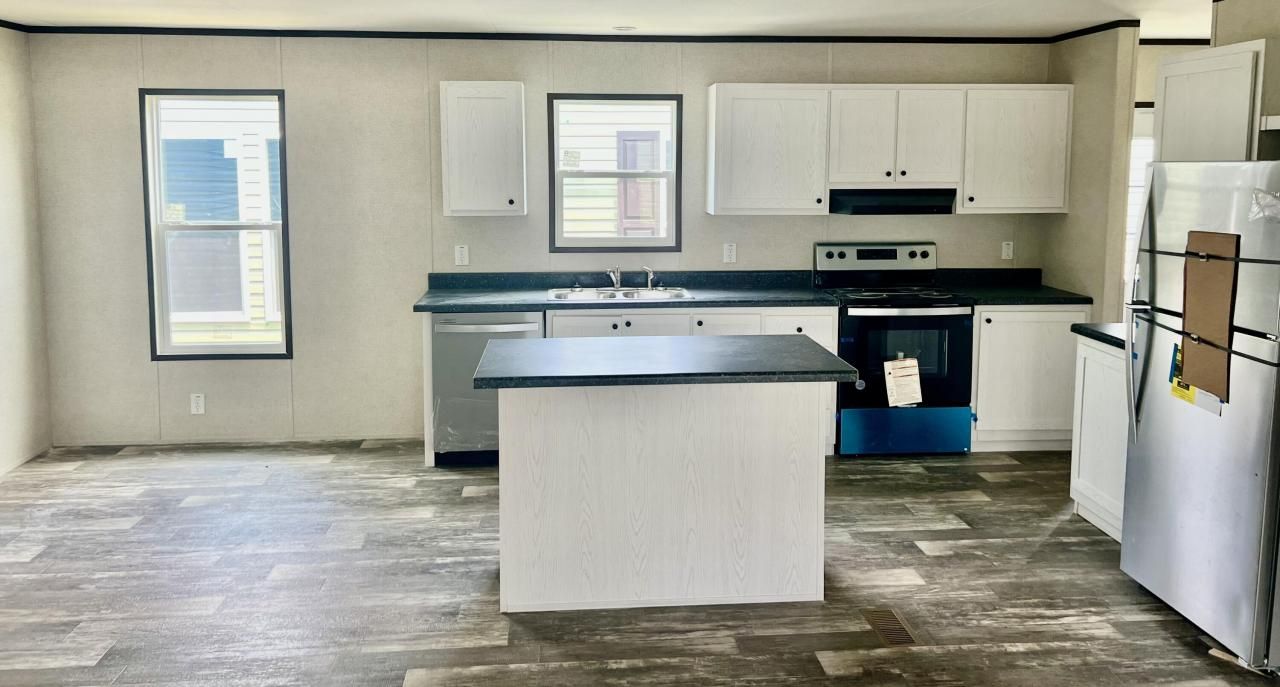 1 Evangelitst Drive Photo 5