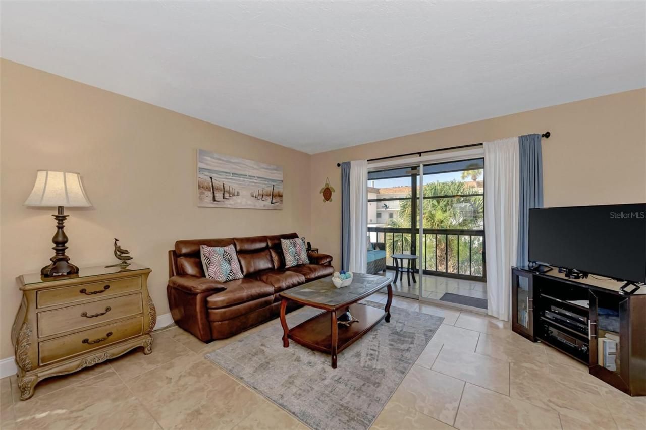 116 Vista Hermosa Circle, Unit 210C, Sarasota, FL 34242 Photo