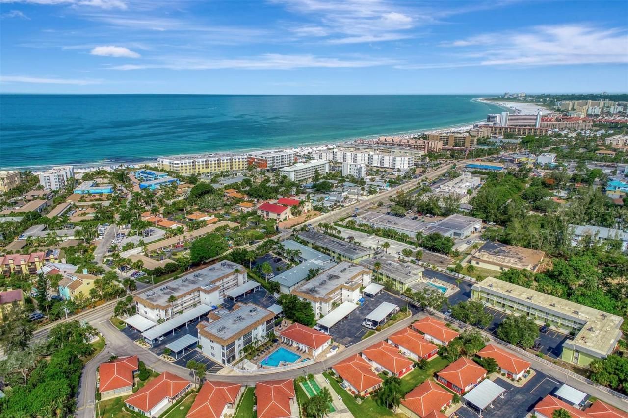 116 Vista Hermosa Circle, Unit 210C, Sarasota, FL 34242 Photo