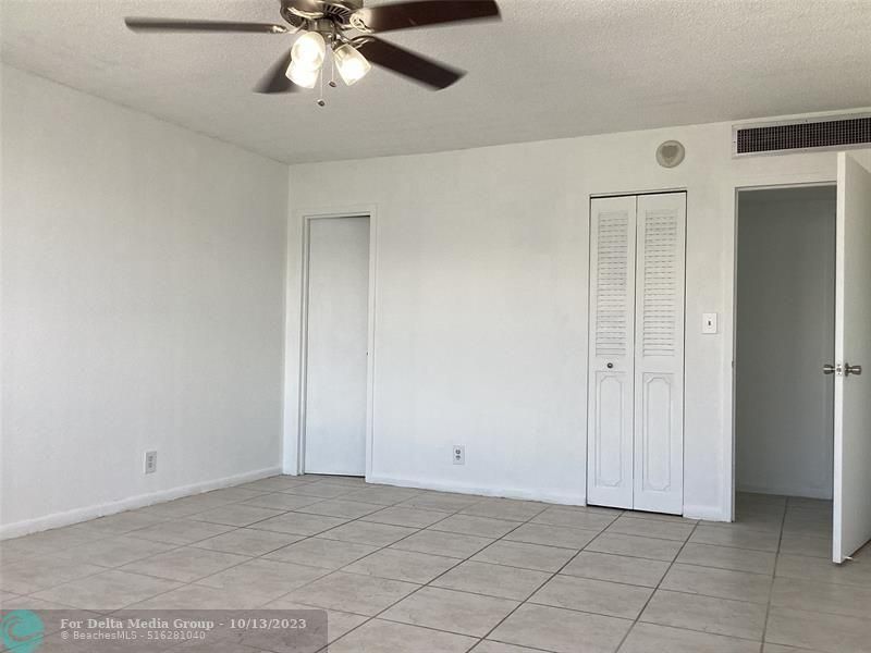 100 Golden Isles Drive, Unit 4-414, Hallandale Beach, FL 33009 Photo