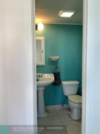 100 Golden Isles Drive, Unit 4-414, Hallandale Beach, FL 33009 Photo