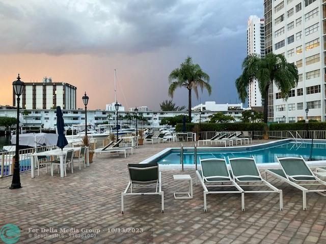 100 Golden Isles Drive, Unit 4-414, Hallandale Beach, FL 33009 Photo