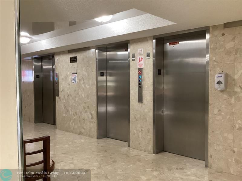 100 Golden Isles Drive, Unit 4-414, Hallandale Beach, FL 33009 Photo