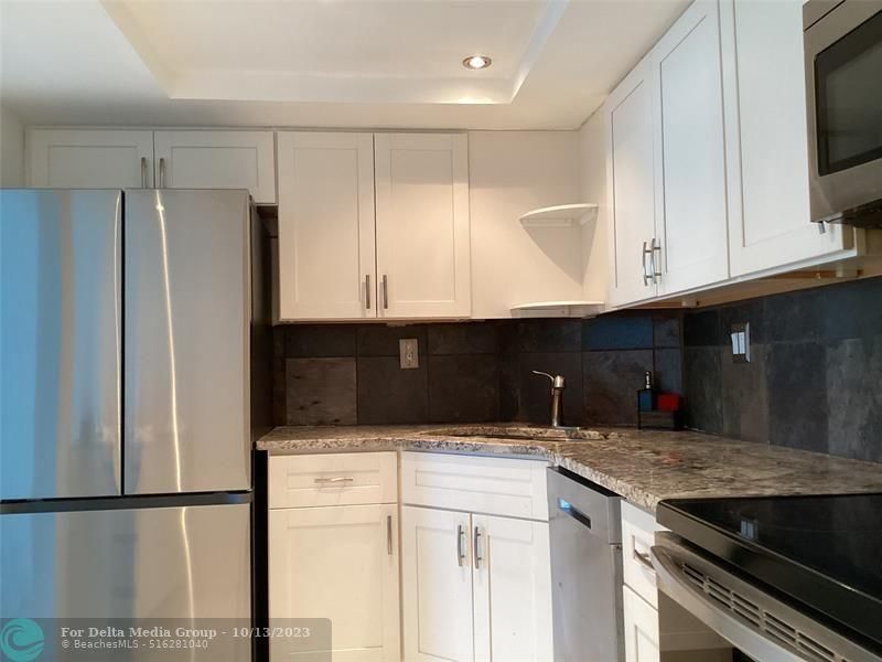 100 Golden Isles Drive, Unit 4-414, Hallandale Beach, FL 33009 Photo