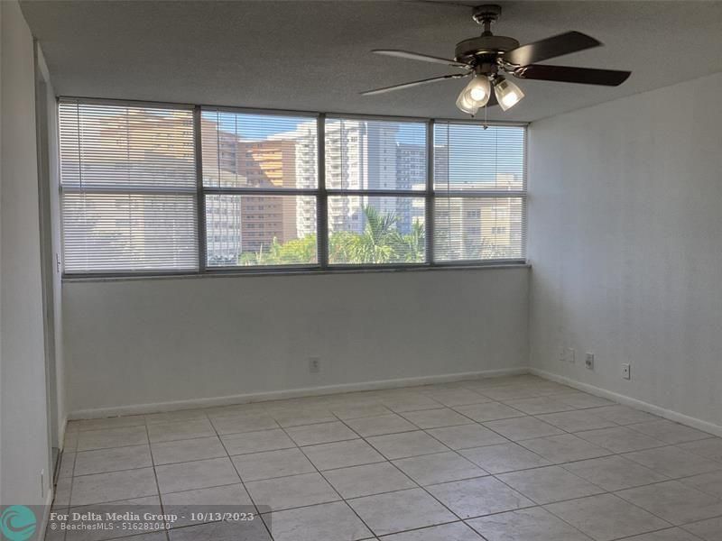 100 Golden Isles Drive, Unit 4-414, Hallandale Beach, FL 33009 Photo